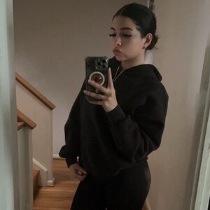 Meet your Posher, Jarella